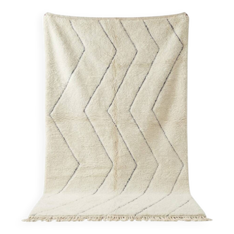 Large zigzag Berber rug in wool