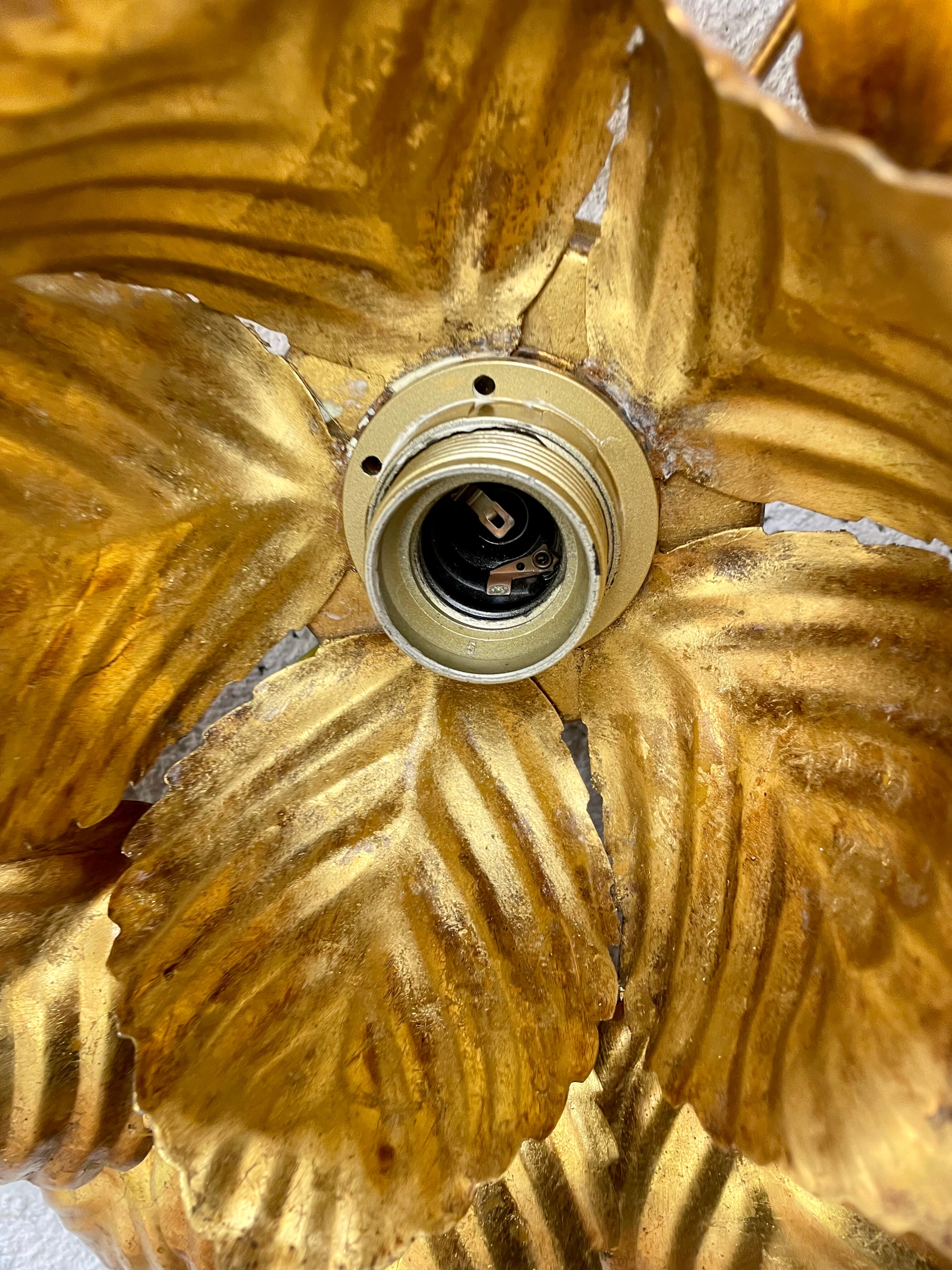 Vintage flower wall lamp in gilded metal