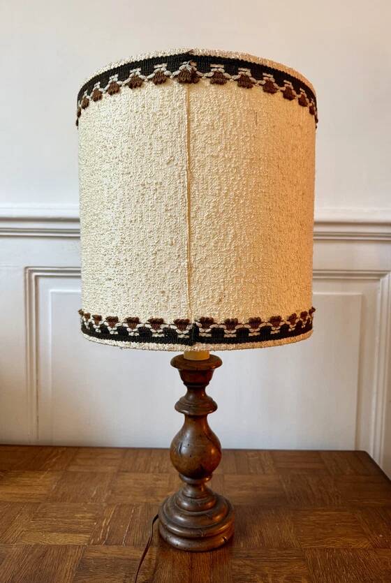 Large lamp with a turned wooden base