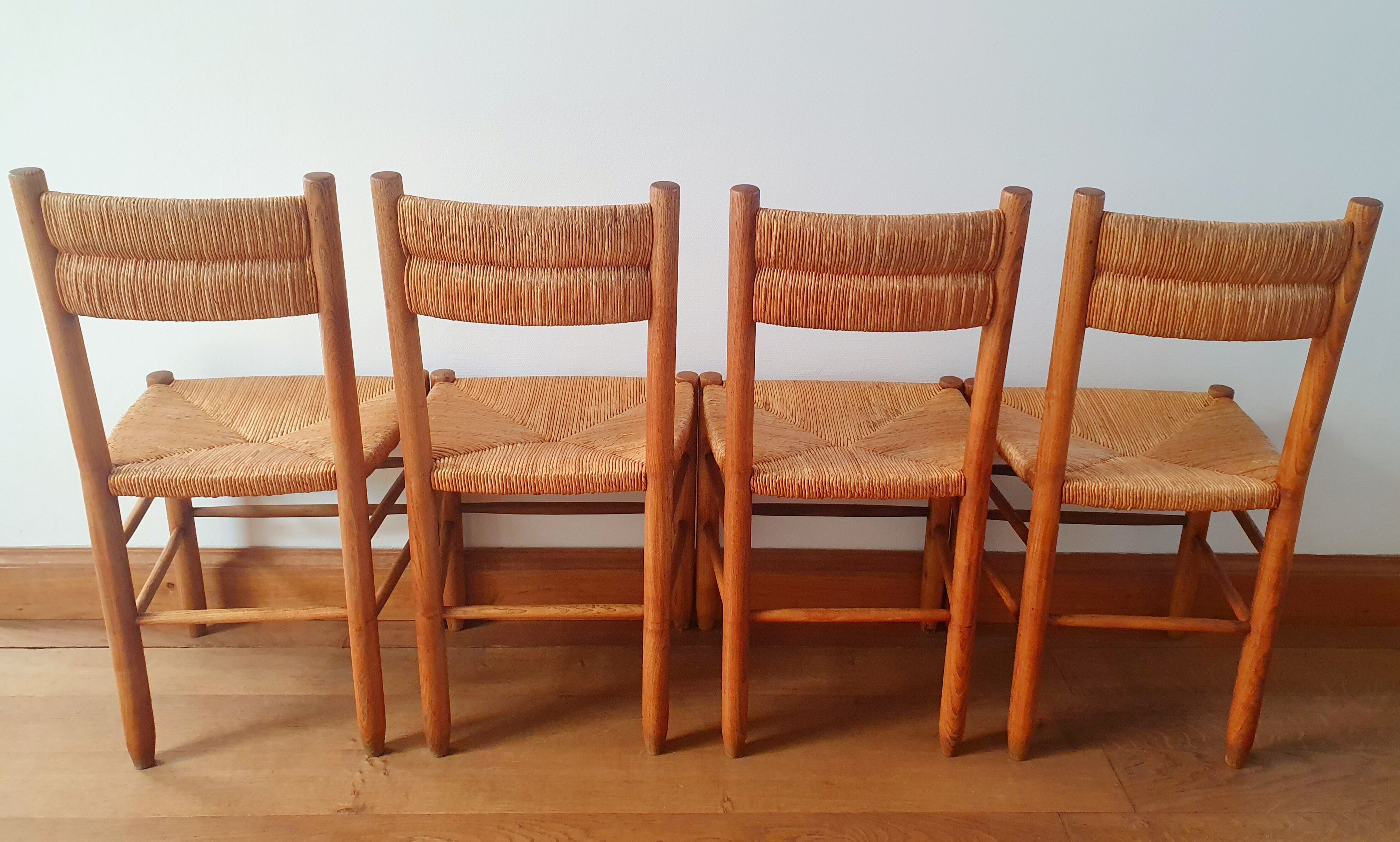 Series of 4 seat chairs and mulched backrest