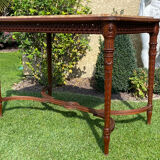 Middle table in walnut style Louis XVI