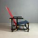 Chaise rouge et bleue de Gerrit Rietveld par Cassina