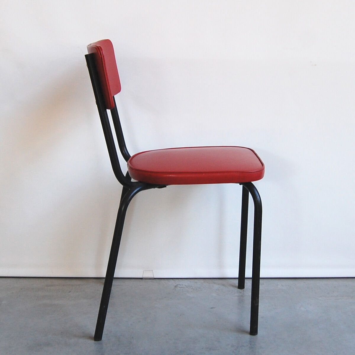 Chair C59 "trimmed" by Pierre Guariche for Meurop, 1959