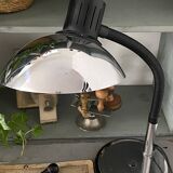 Articulated desk lamp