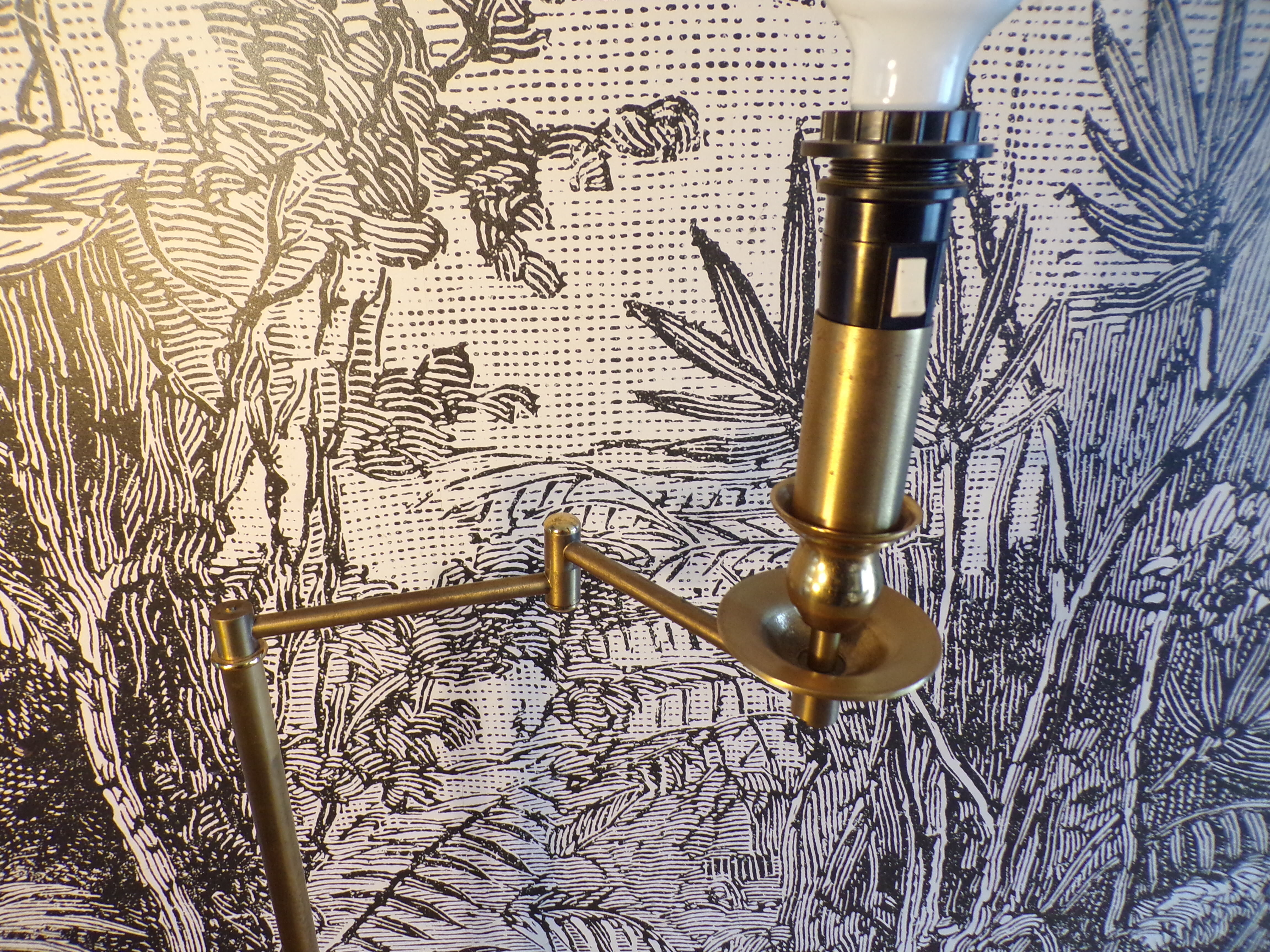 Vintage e-reader floor lamp