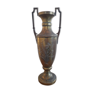 Vase amphore en laiton