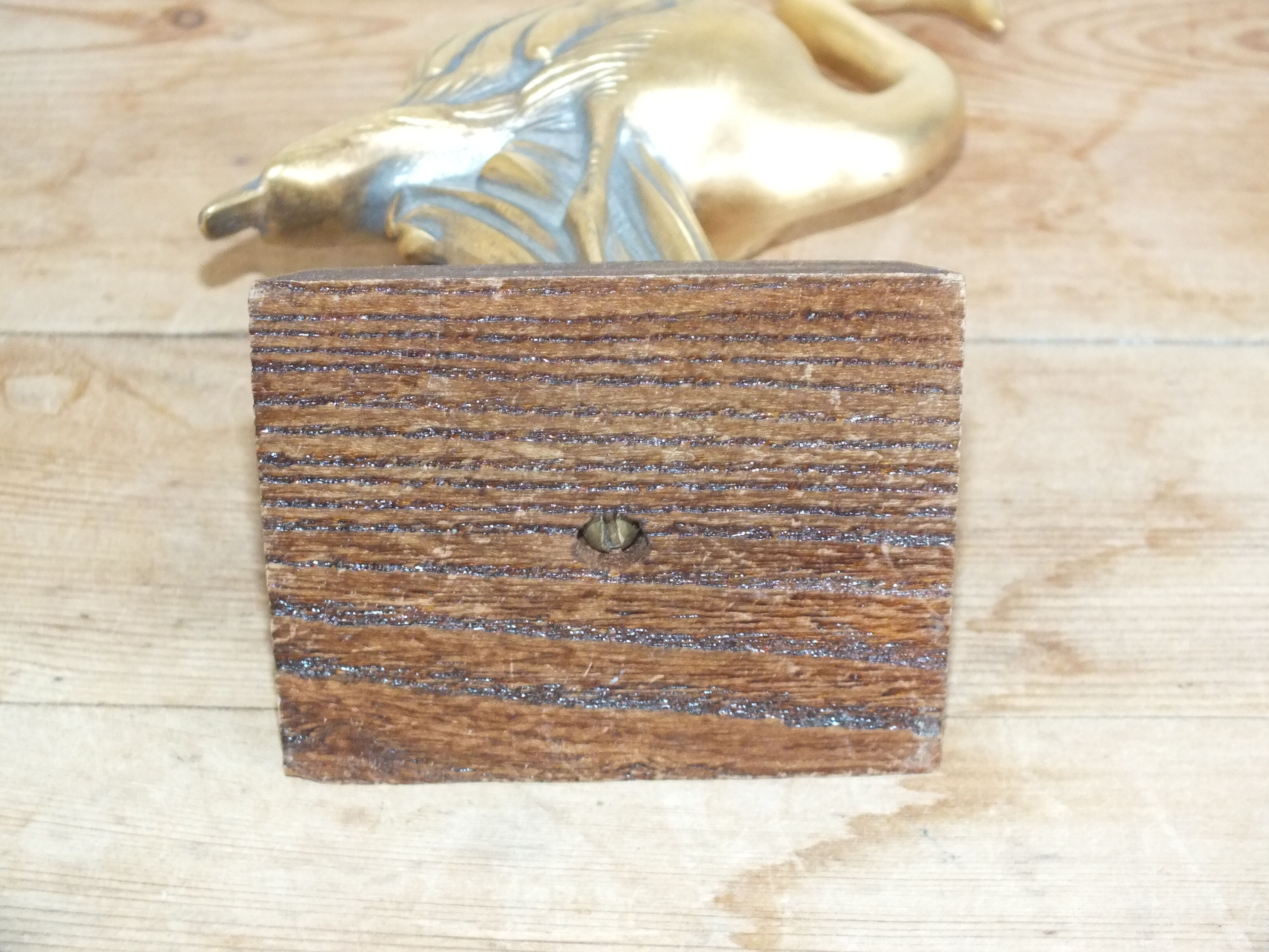 Pink flamingo in bronze