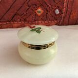 Artisanal alabaster boître white Spain