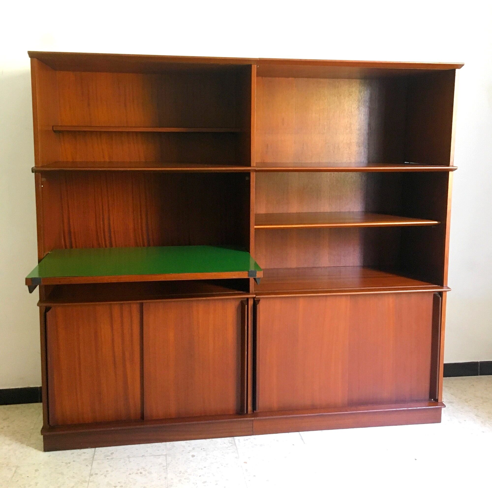 Vintage Oscar bookcase 60s