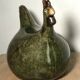 Coq vintage en grès émaillé vert olive