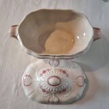 Superb and large English porcelain soup tureen by Minton (19th century)