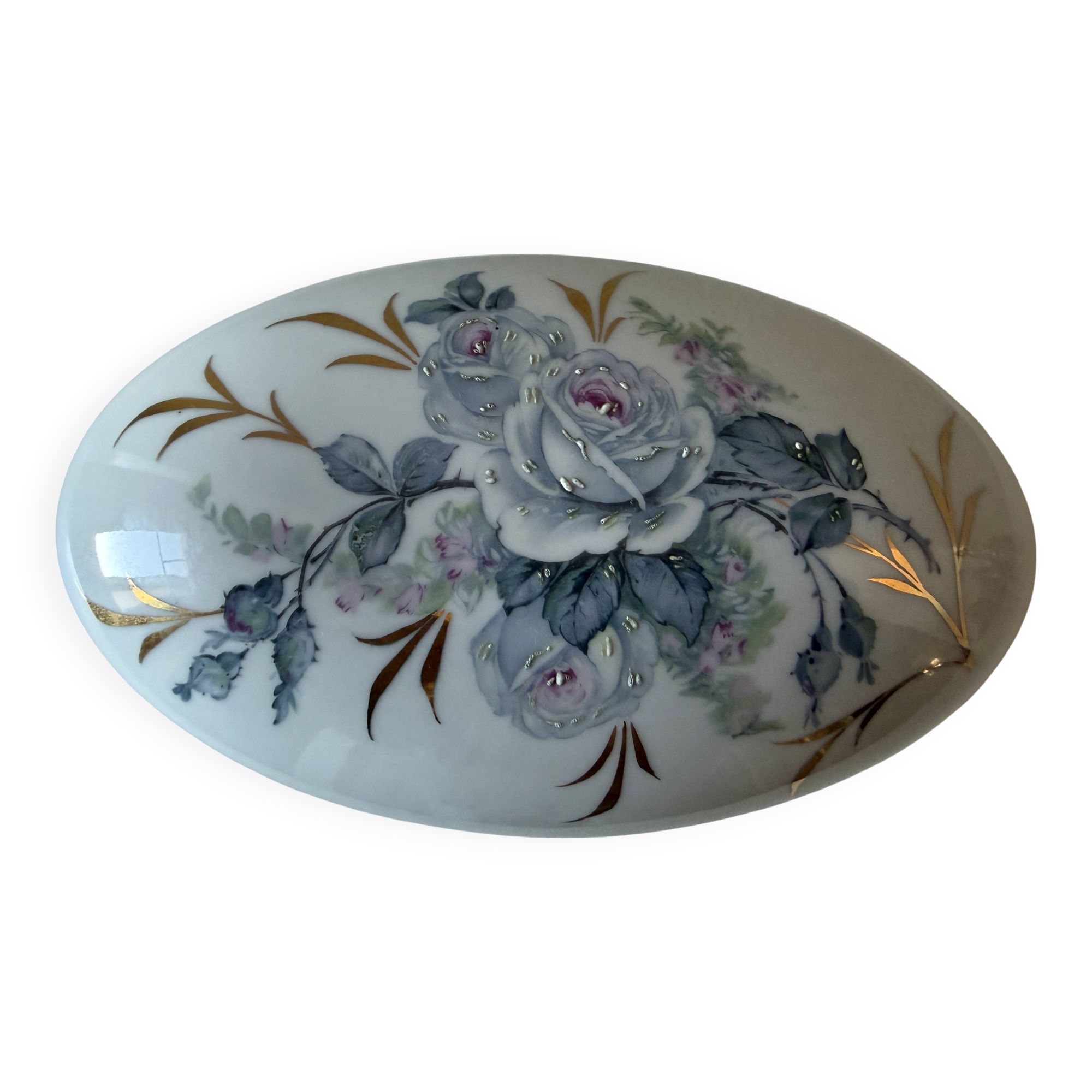 Oval bonbonnière in Limoges porcelain - rose decoration
