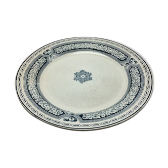 Large round dish in st. Amand earthenware and Hamage model English diametre 32.3 cm