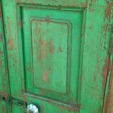 Armoire ancienne en bois vert