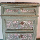 Chest of drawers