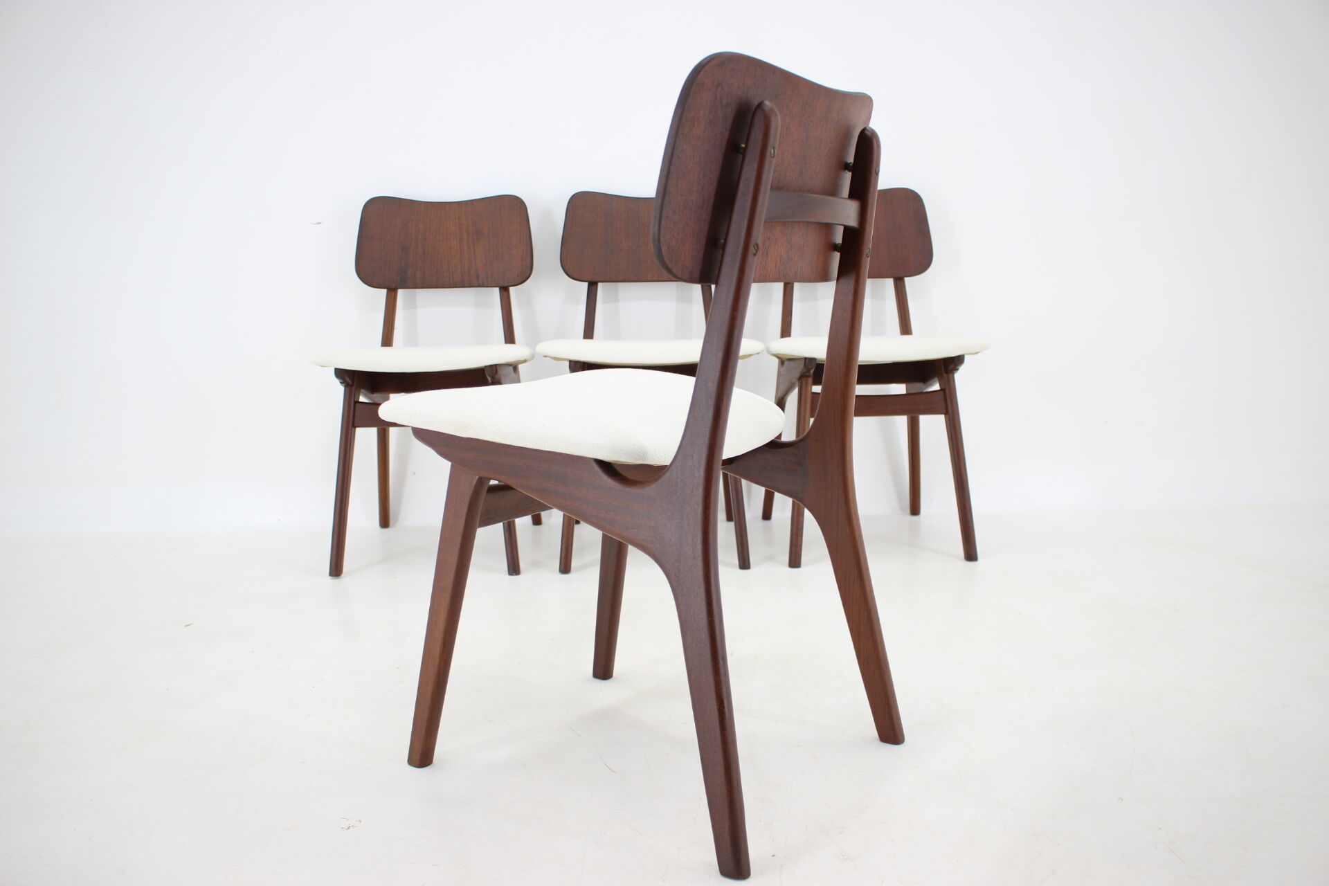 1960s Ib Kofod-Larsen Set Of 4 teak Dining Chairs Model 74 Denmark