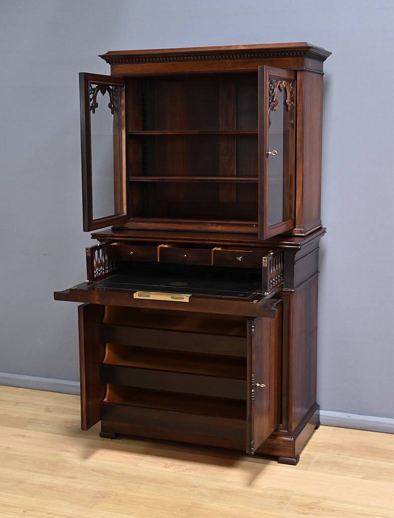 Small Rosewood Display Cabinet – Part 2 of the 19th Century