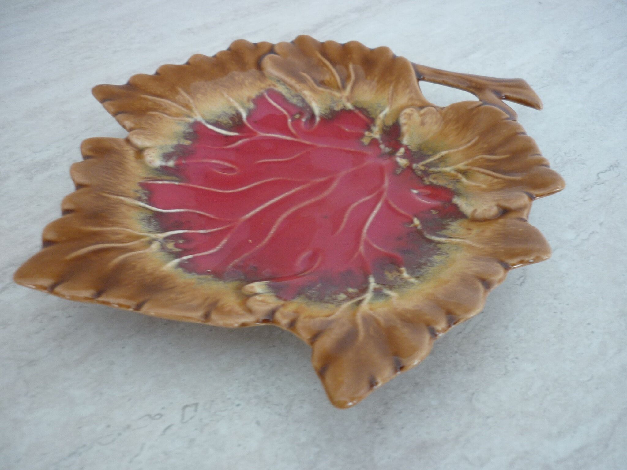 Empty pocket in ceramic