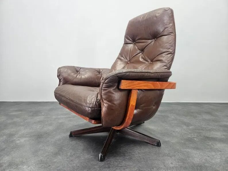 Midcentury Swivel Leather and Wood Armchair Göte Möbler Nässjö, Sweden, 1960s
