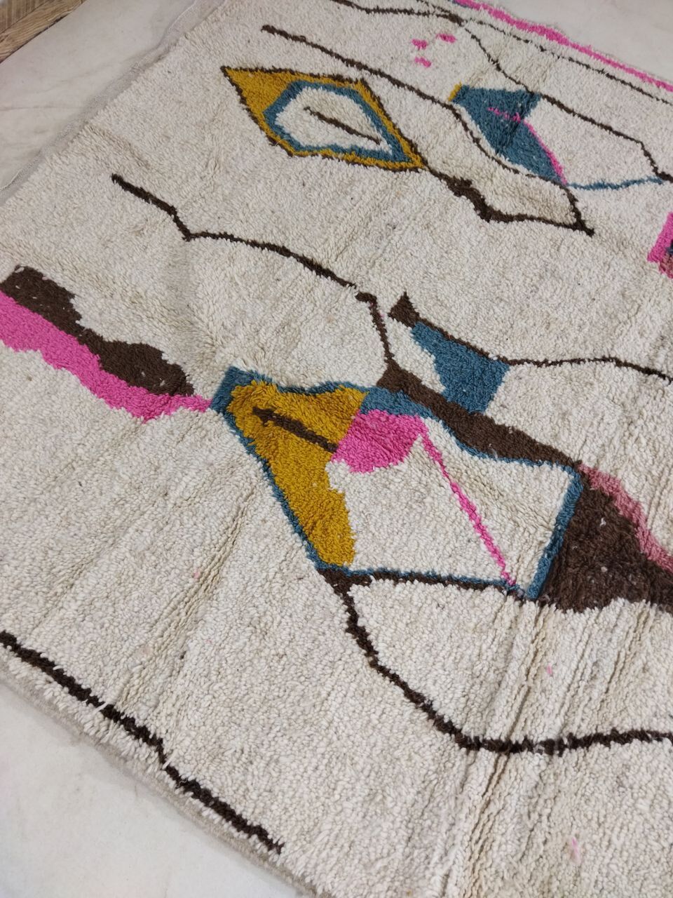 Handmade moroccan berber carpet 293 x 187 cm