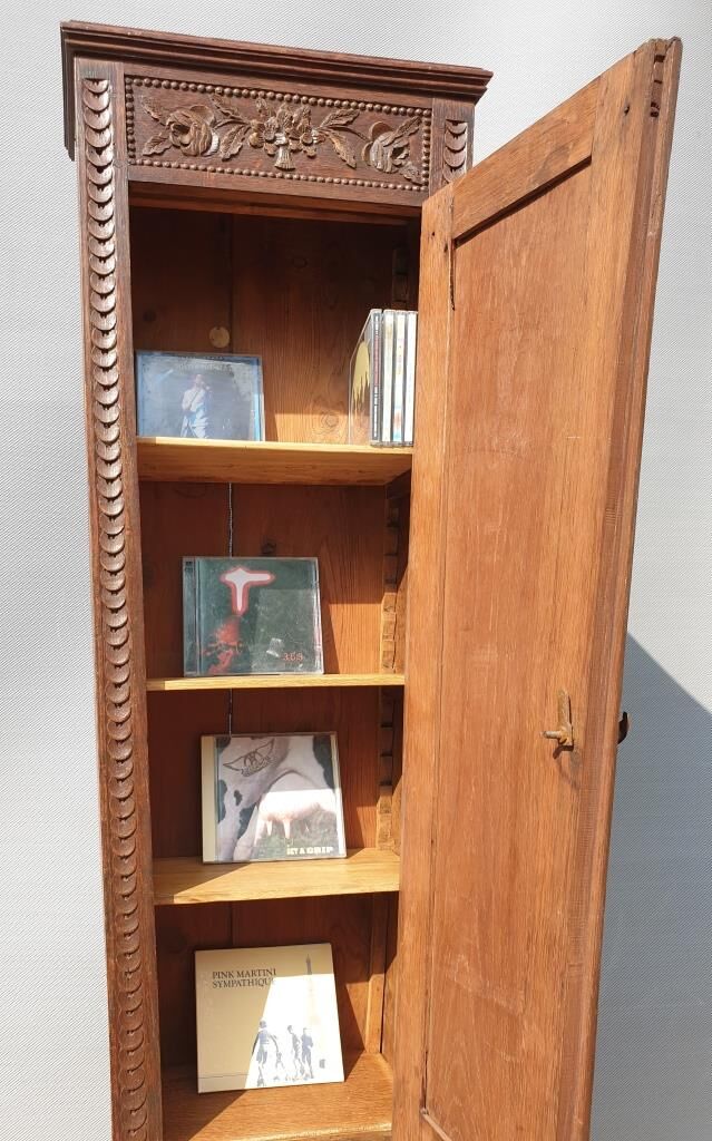 Nineteenth century clock library trapeze shape