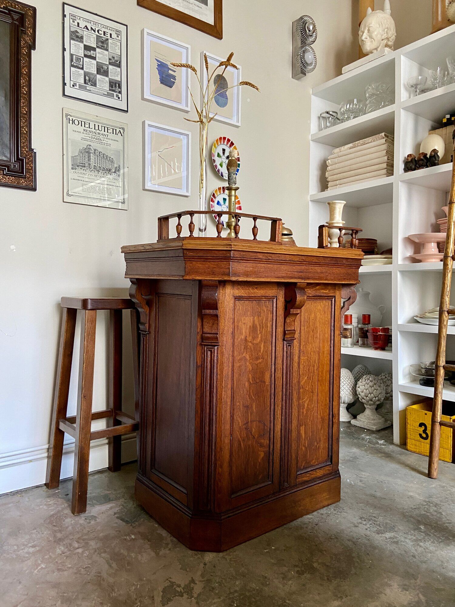 Counter, reception furniture in solid wood early twentieth century