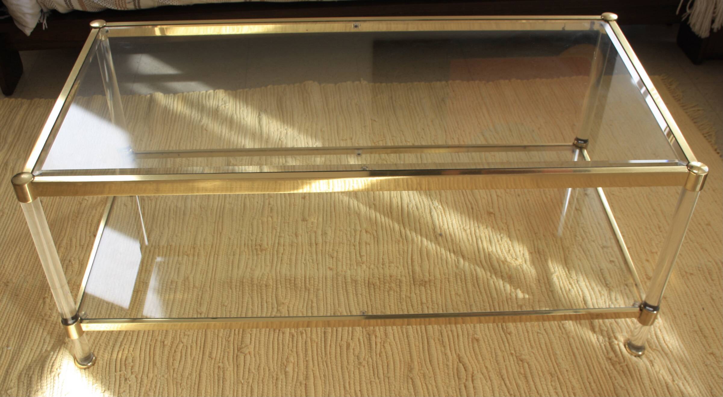 Table basse laiton, verre & lucite