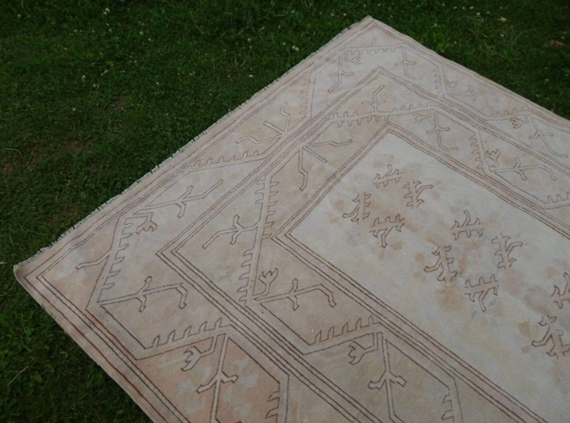 Vintage Turkish rug handmade 184x284 cm