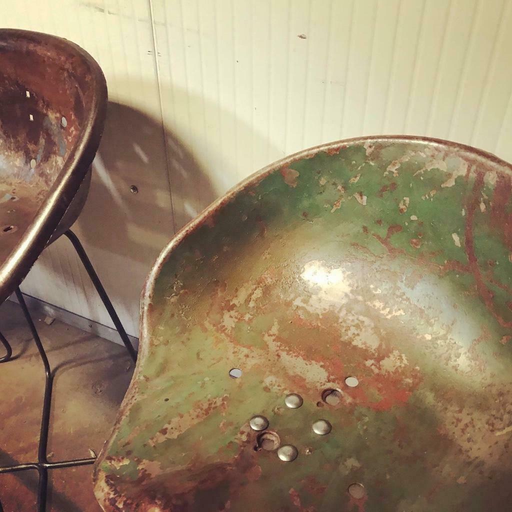 vintage industrial stool / tabouret