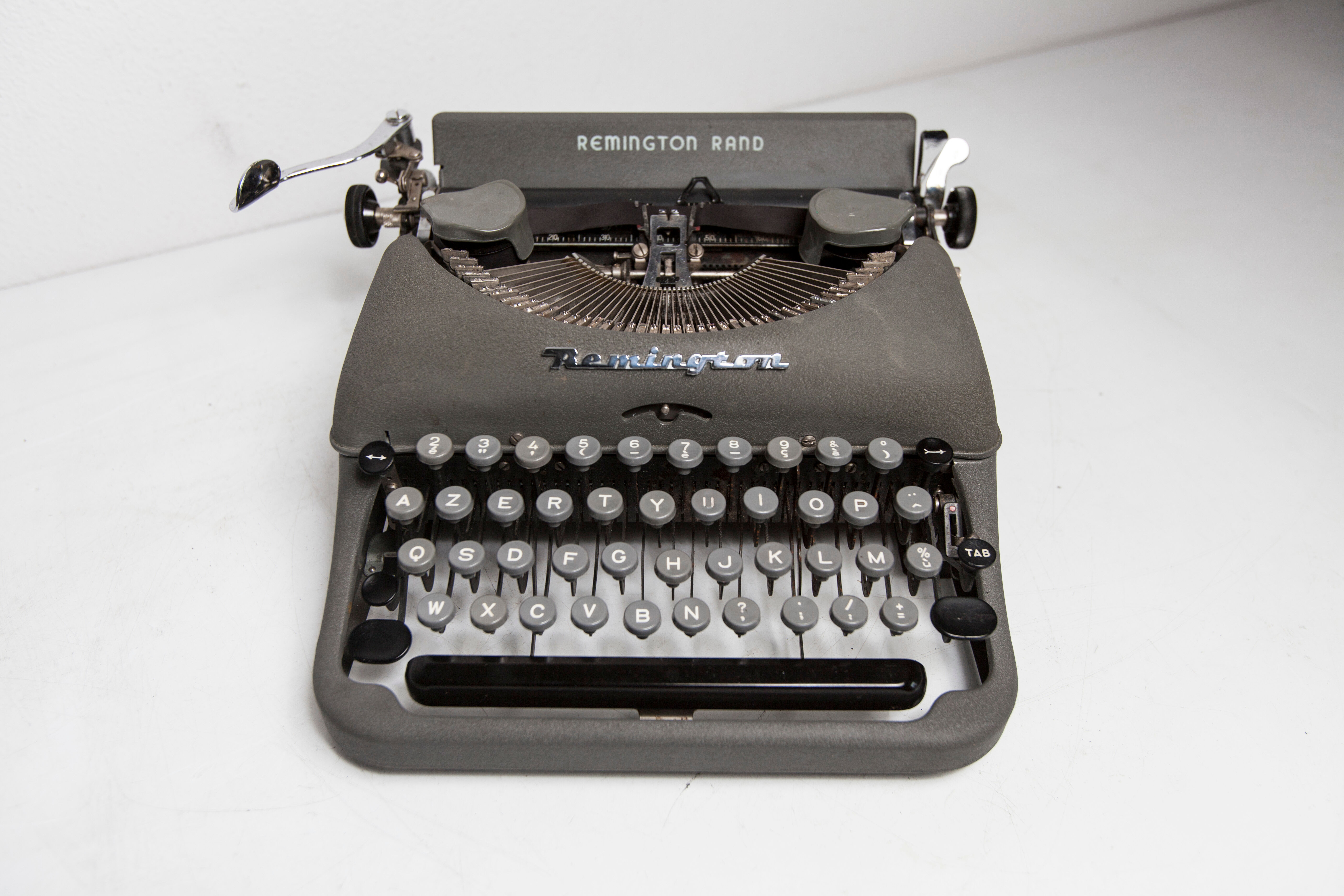 Typewriter Remington rand 1947 deluxe model 5 revised and new ribbon