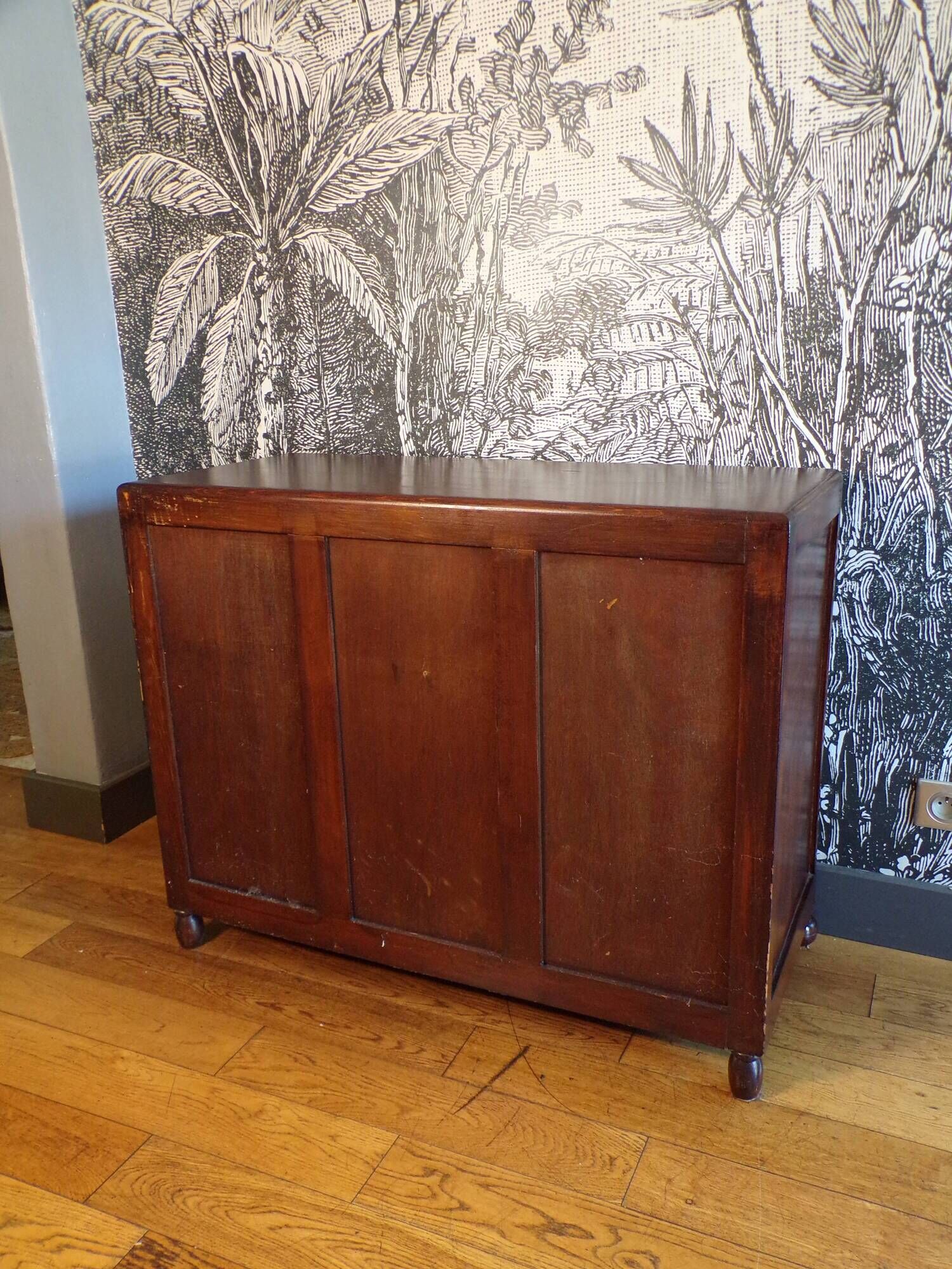 Vintage 3-drawer chest of drawers in dark wood