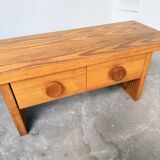 Meuble d’appoint bas style Perriand