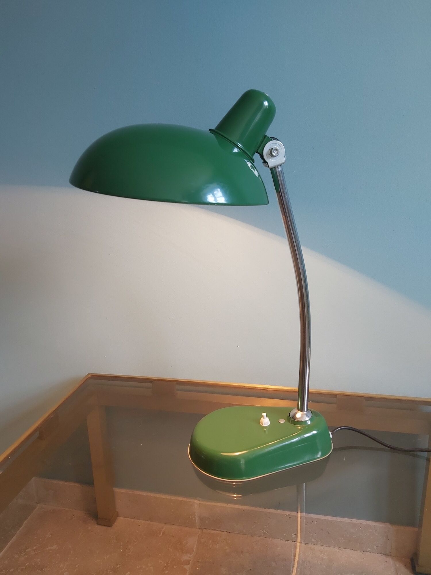 Large vintage desk lamp (50cm) in green lacquered metal, 70s