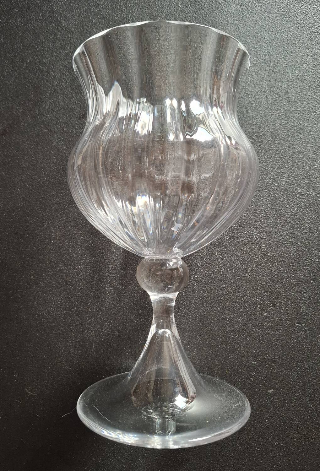 Crystal coupe signed by Daum