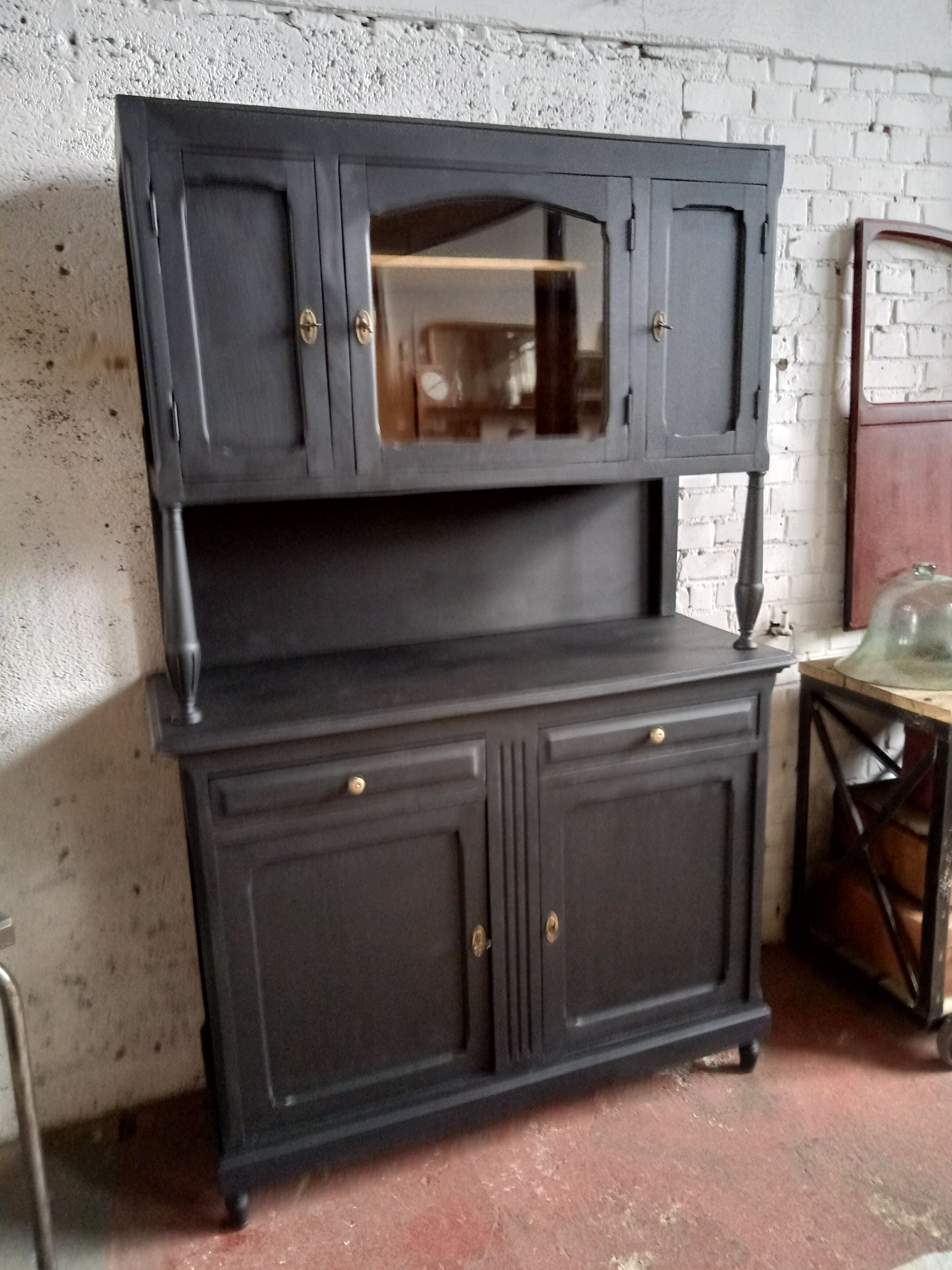 Patinated China buffet