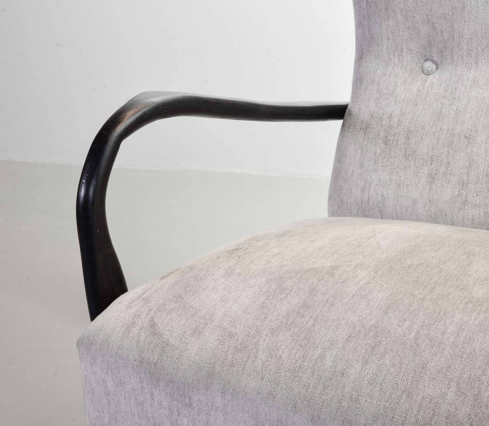 Guglielmo Ulrich Two Seat Sofa in Grey Silver Fabric. Italy, 1950s