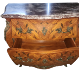 Commode style Louis XV