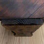 Table d’appoint brutaliste en chêne sculpté Wabi Sabi années 1960