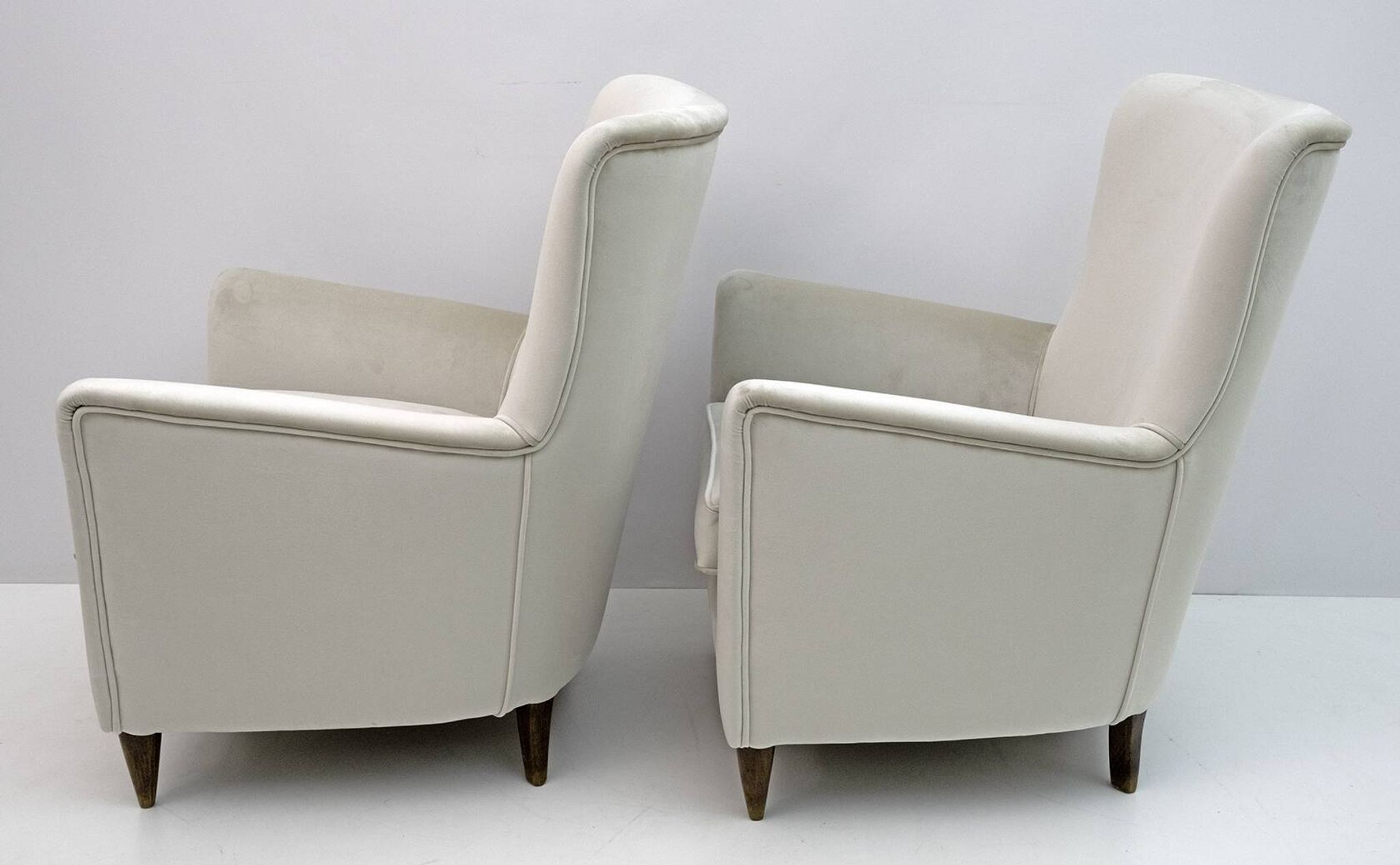 Pair of Gio Ponti Style Mid-Century Modern Italian Velvet Armchairs for Isa
