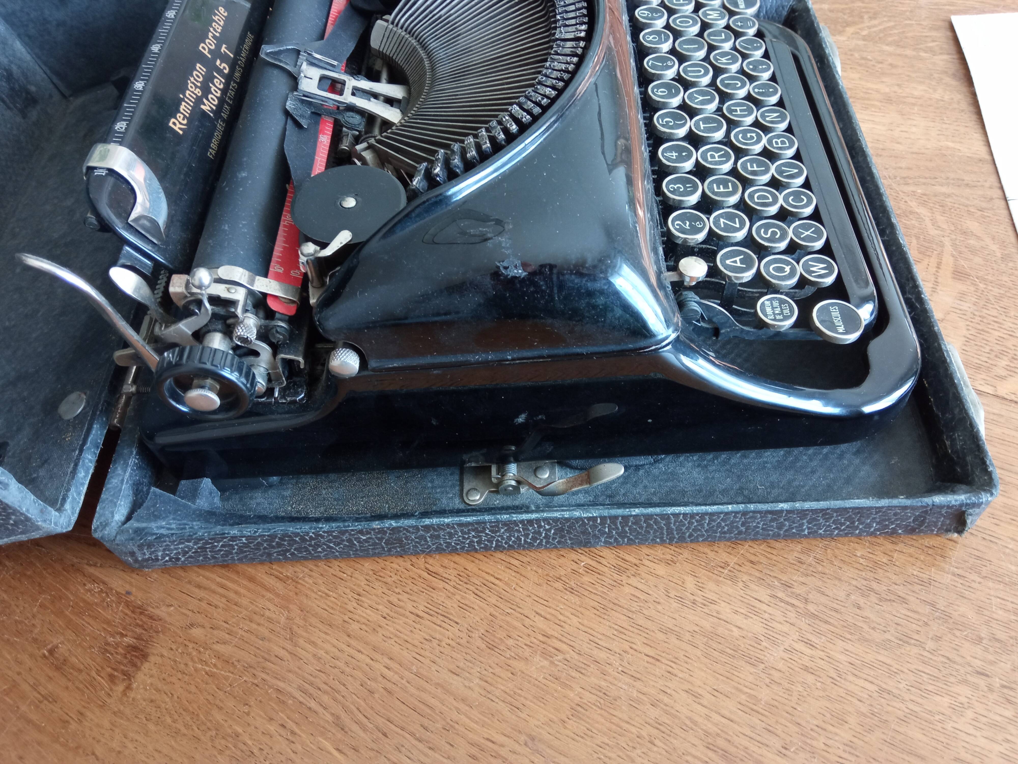 Old Remington portable typewriter No. 5 T