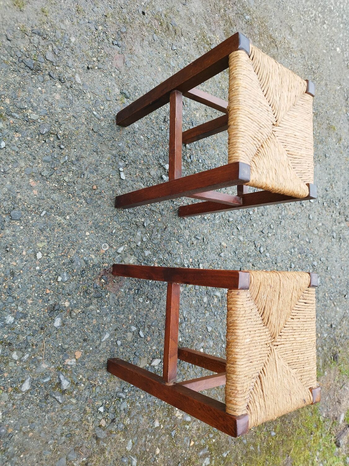 Paire de tabourets paillés rustique bois
