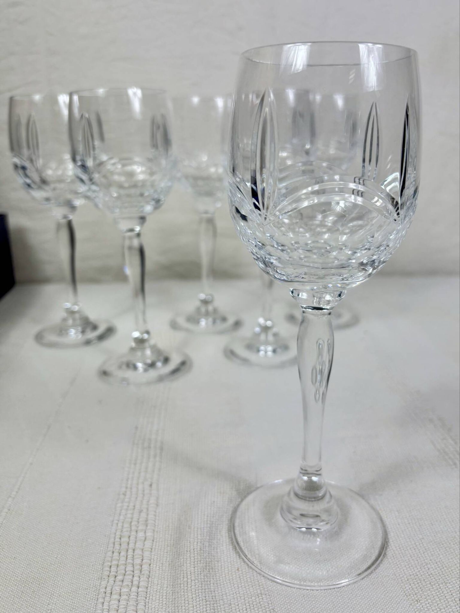 6 genuine hand-cut crystal wine glasses – Vintage