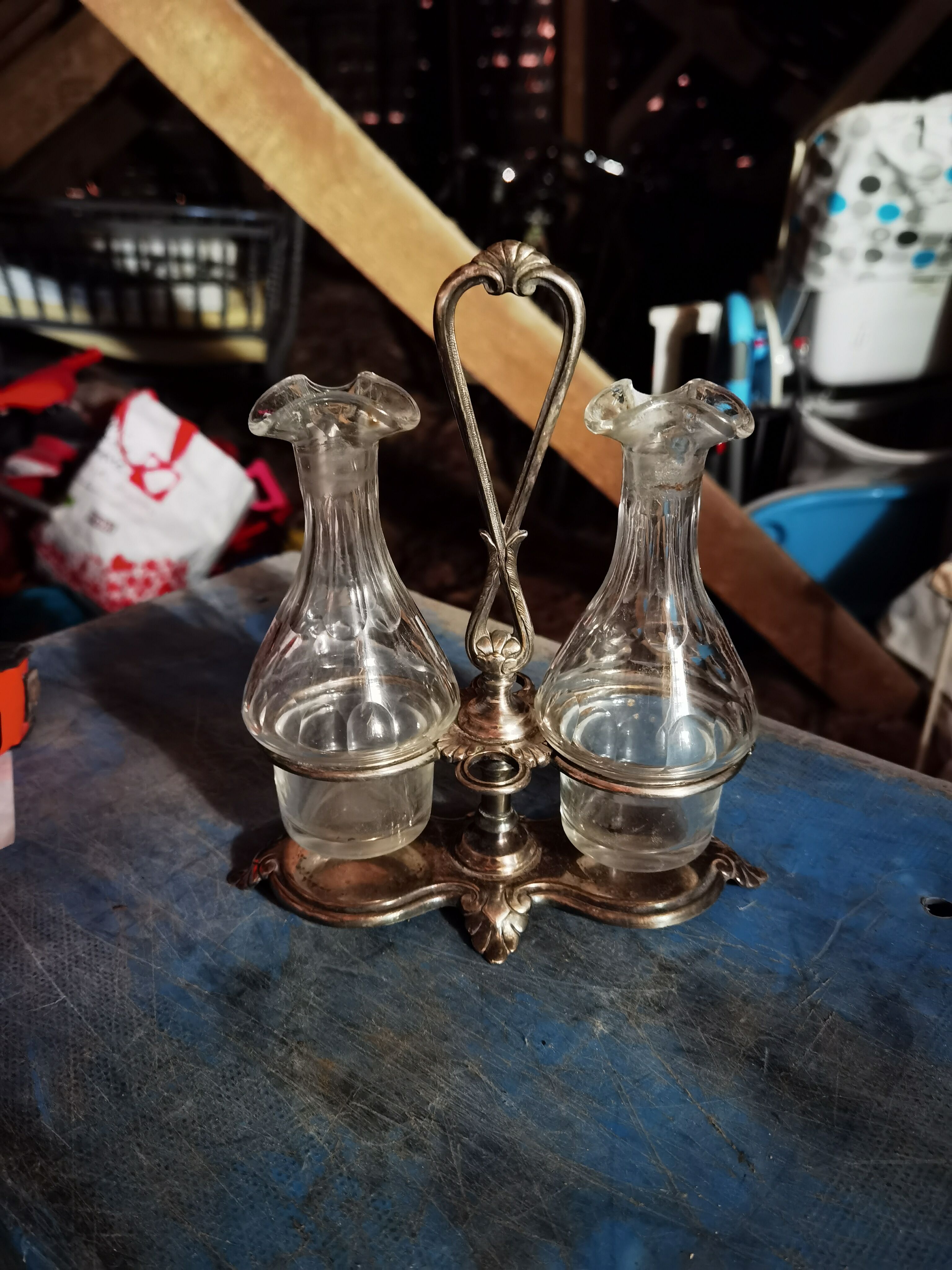 Vinegar oiler silver support