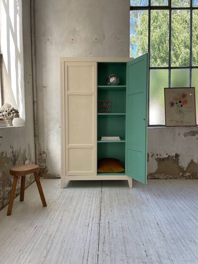 White and green cupboard