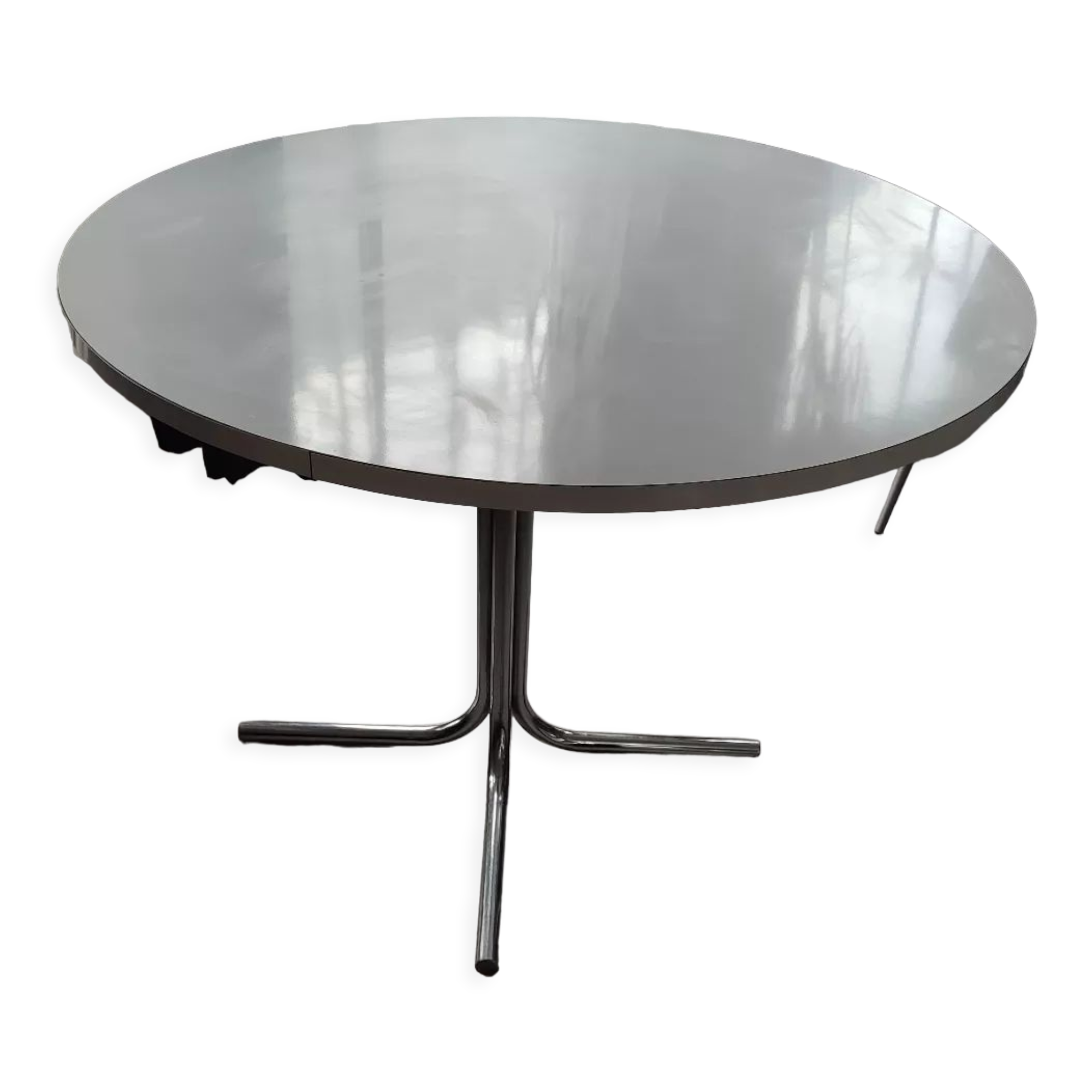 Vintage round table chrome legs