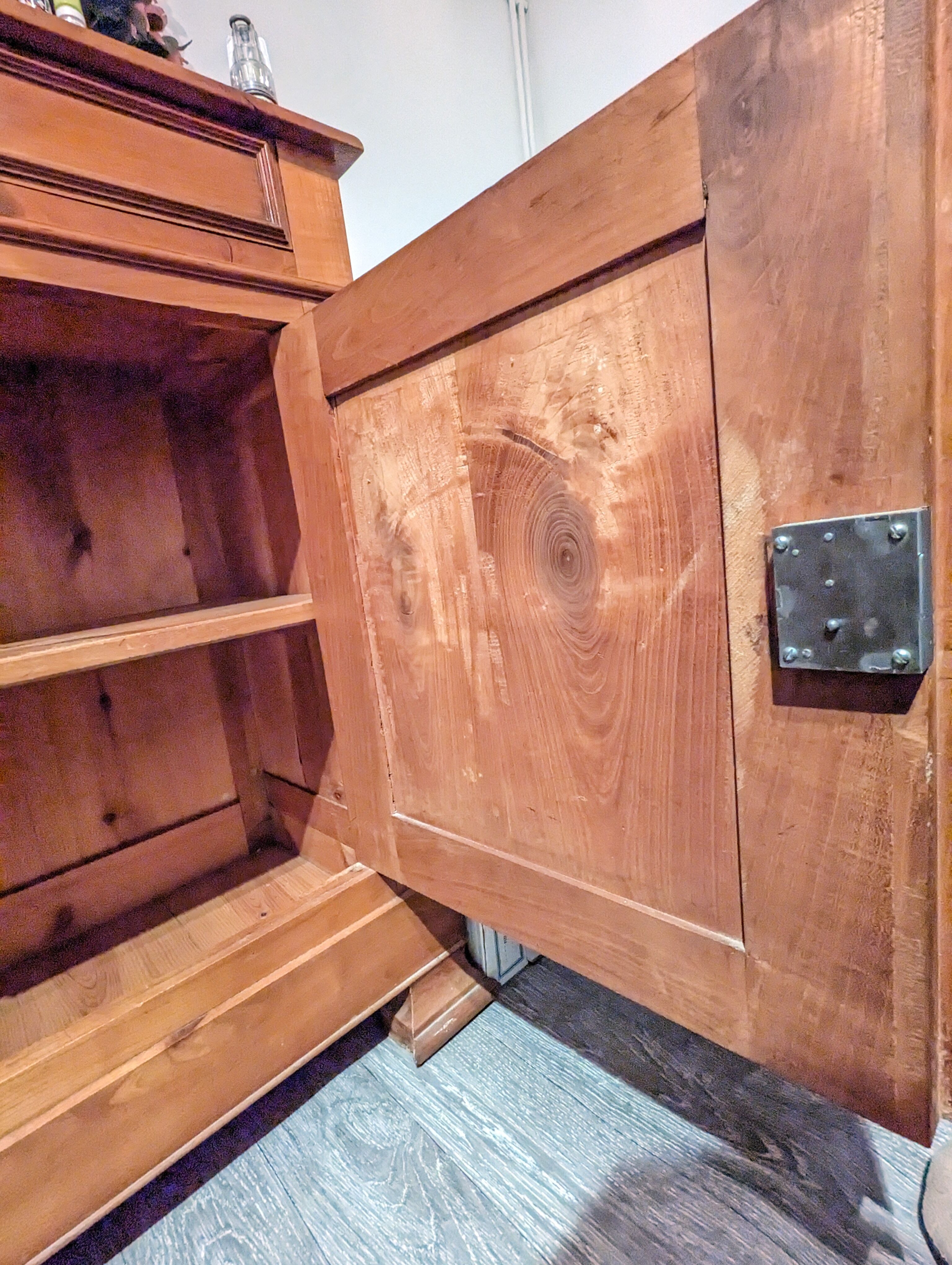 Molded cherry buffet