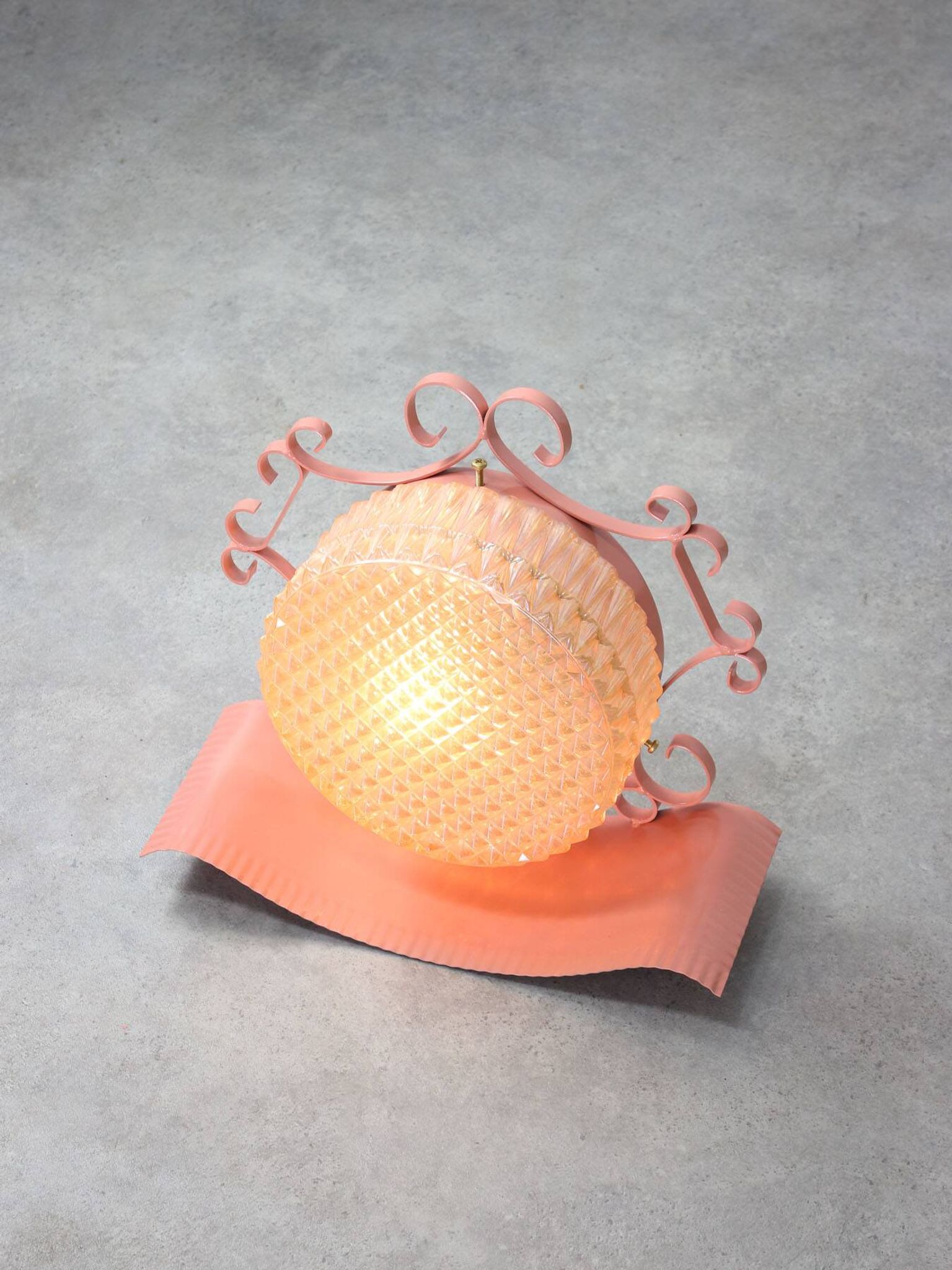 Mid-Century Intricate Italian Pink Wall Lamp, 1960s