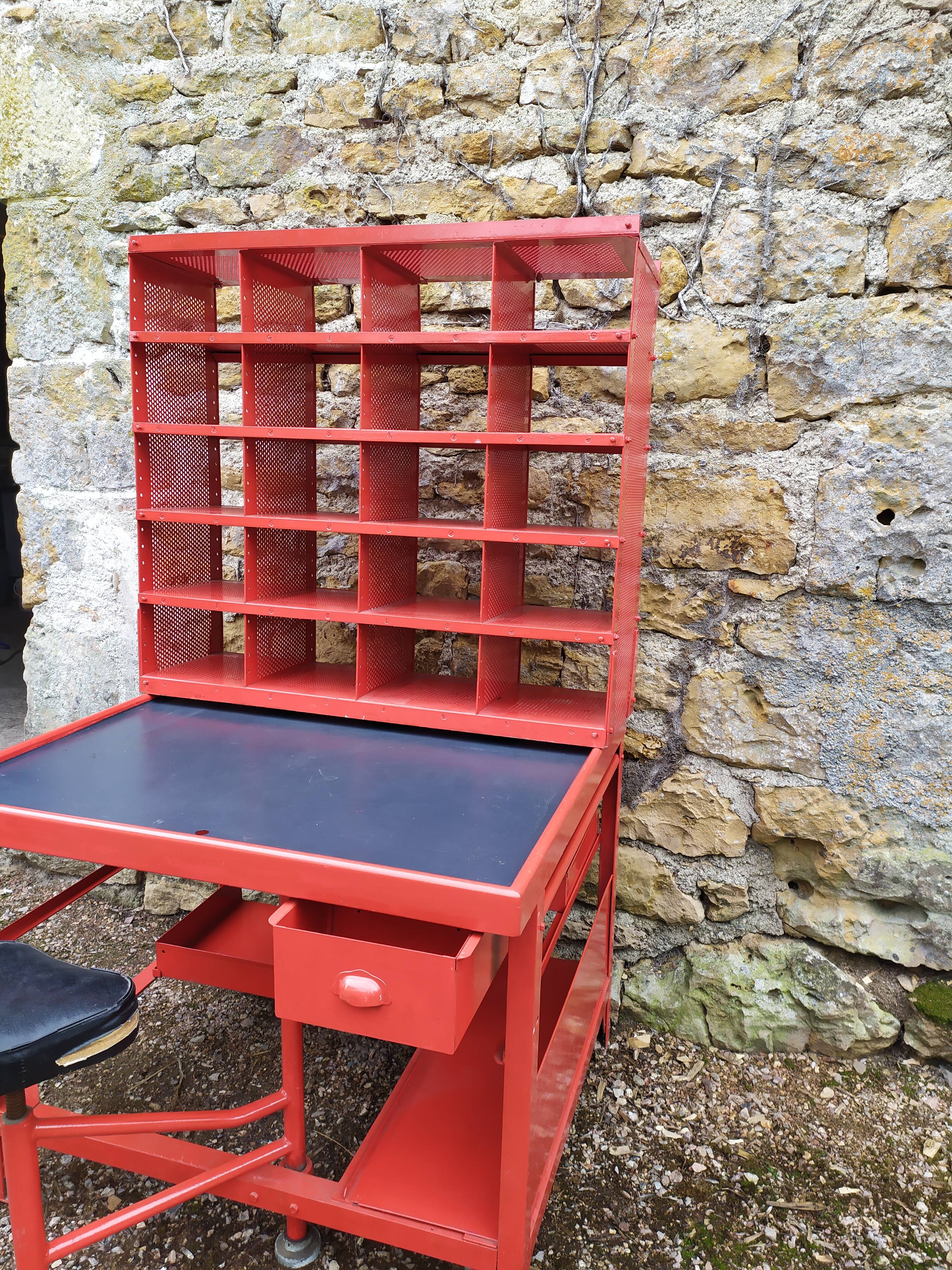 Postal sorting office