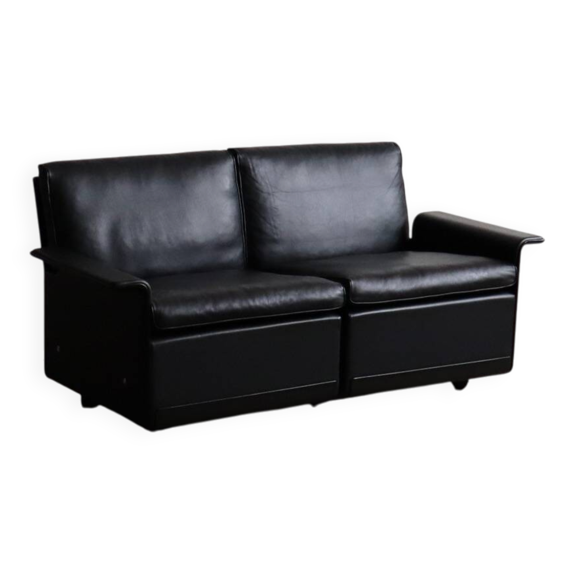 Dieter Rams Model 620 two seater sofa in black leather for Vitsoe, 1980s