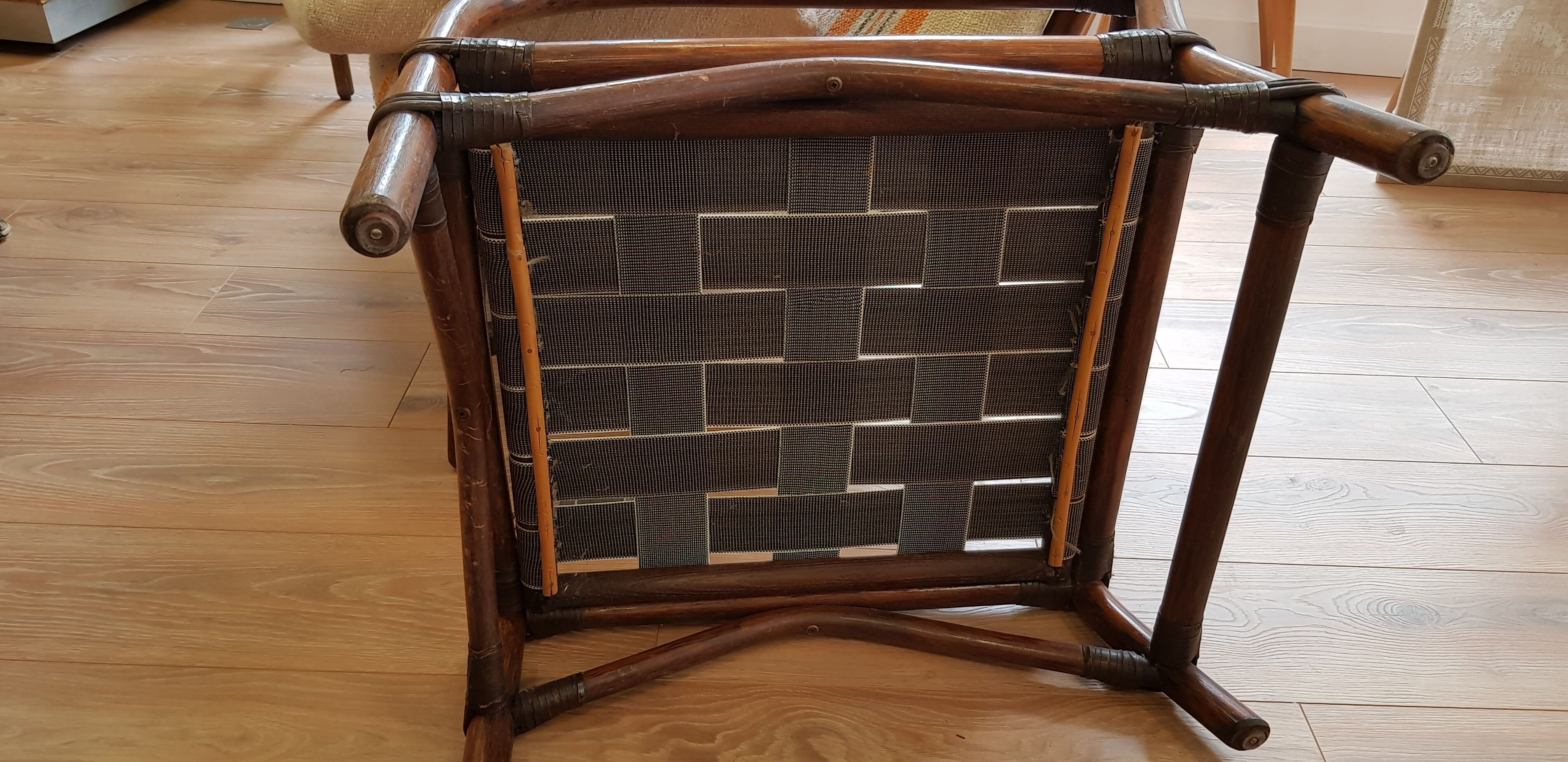 Devisable rattan bench